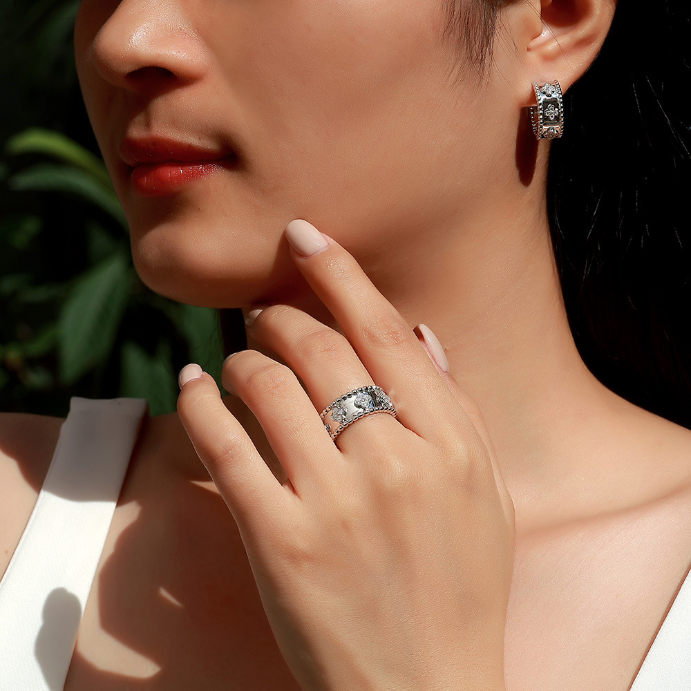 Clover-Motif Beaded Moissanite Band Ring - Image 5