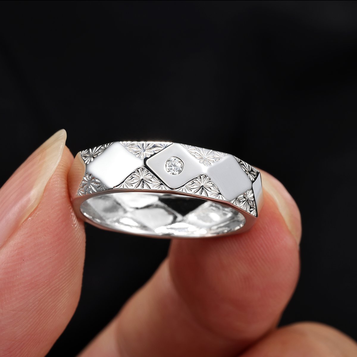 Faceted Star-Engraved Moissanite Band Ring | 925 Silver Unisex - Image 3