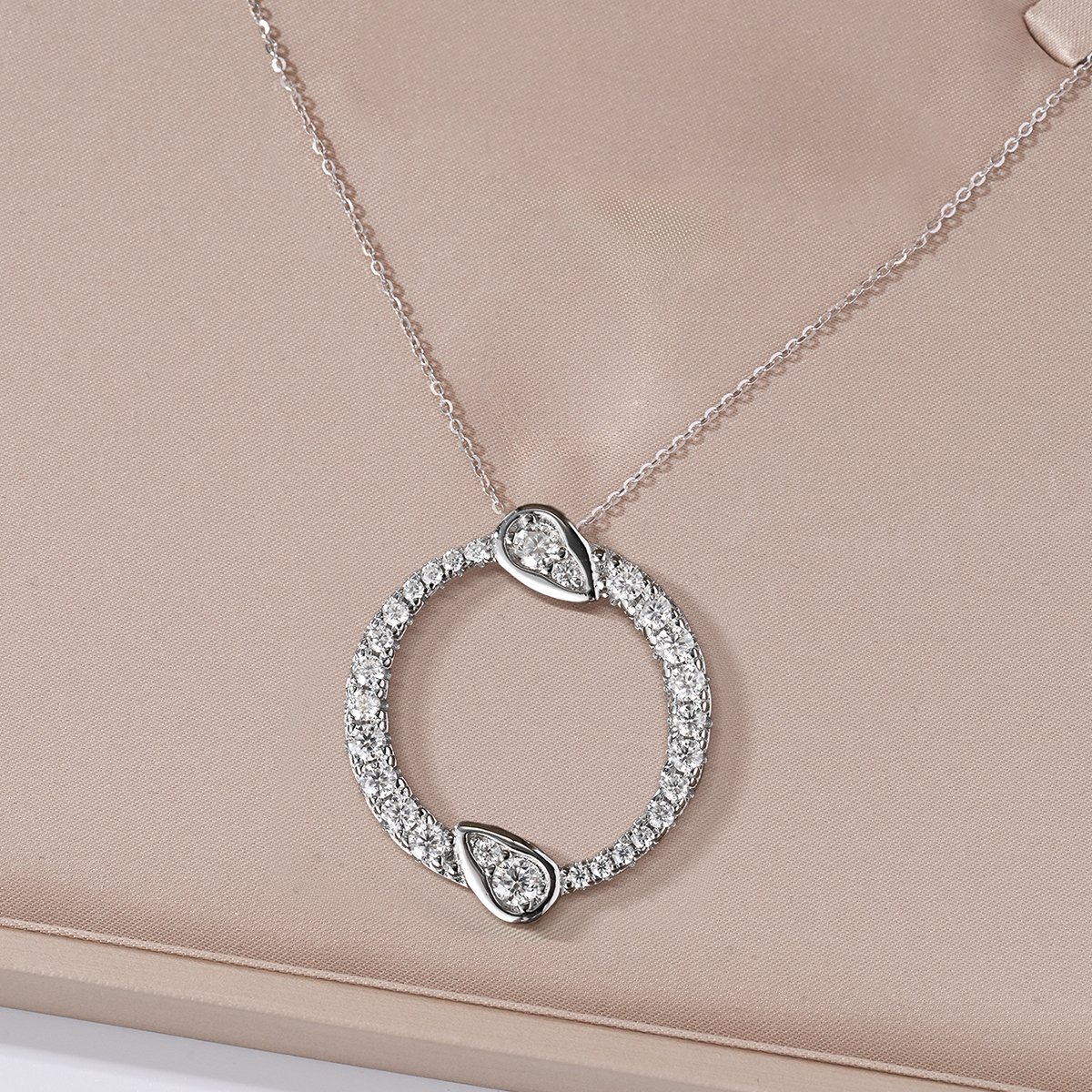 Moissanite Open Circle Pavé Pendant Necklace - Image 3