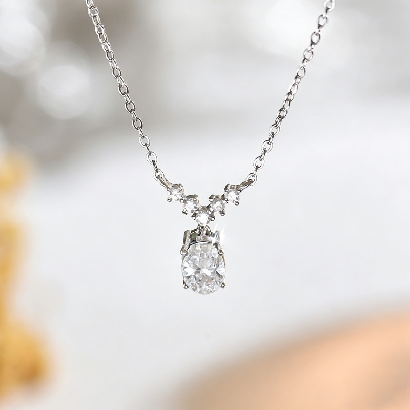 Oval Moissanite Shooting-Star Cluster Necklace - Image 4