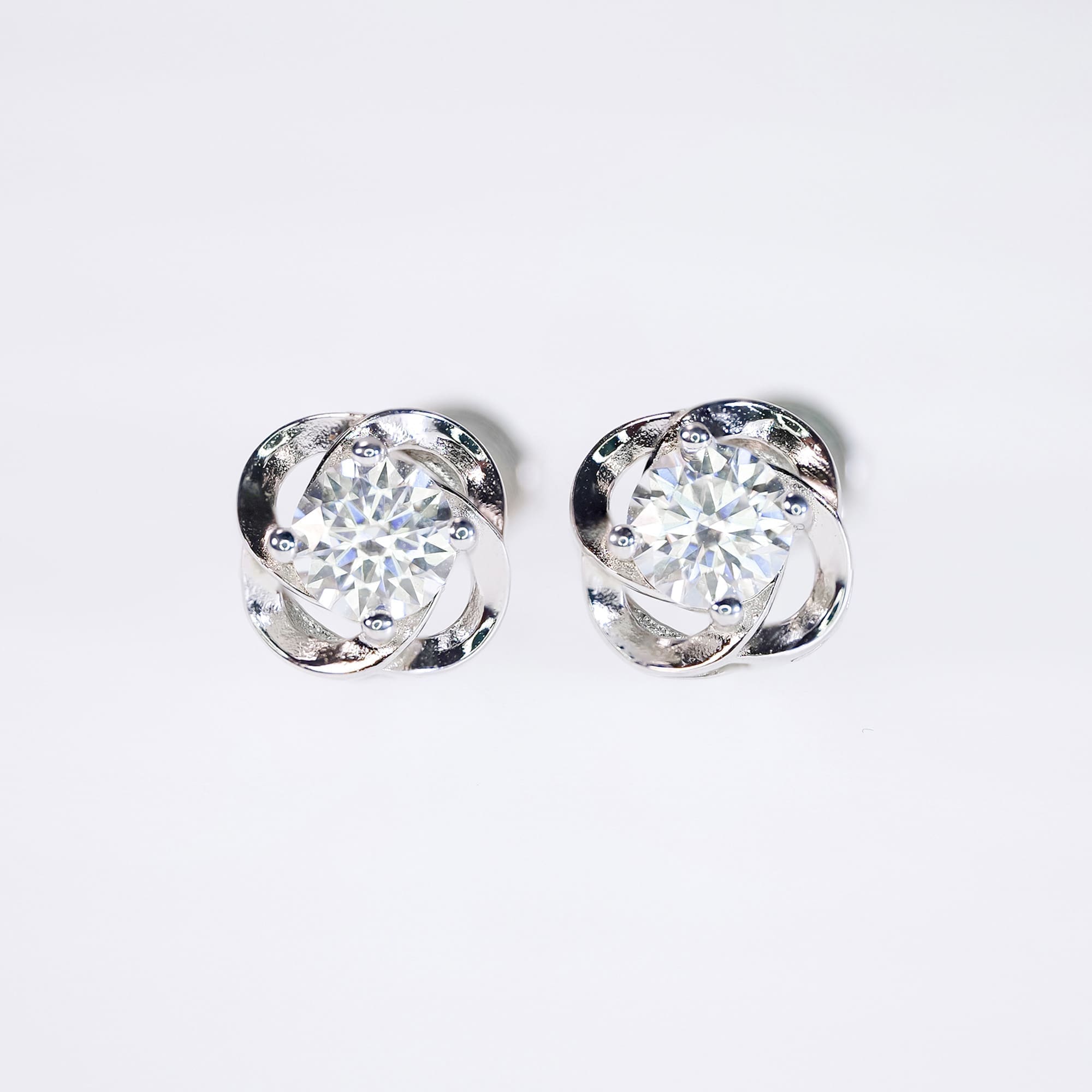Minimalist Spiral Moissanite Stud Earrings - 925 Silver, White Gold Plated