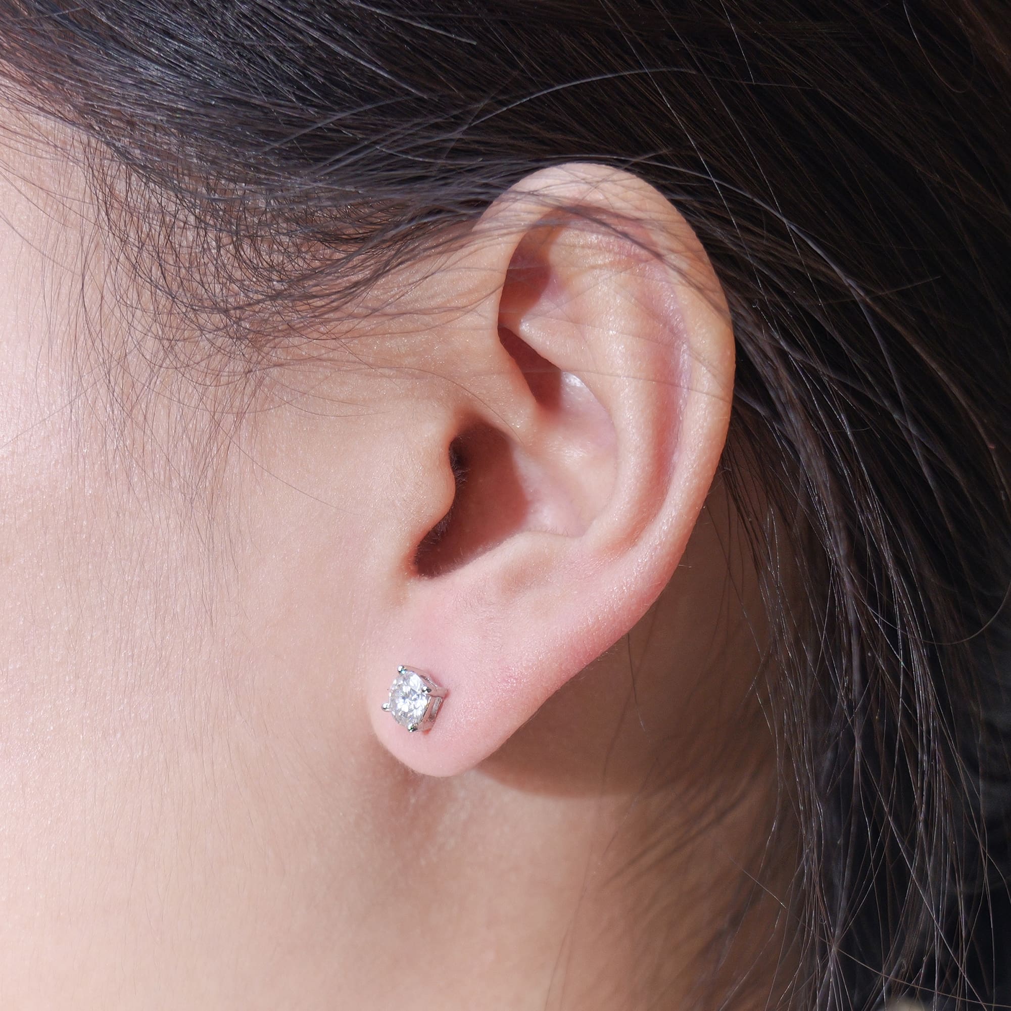 Four-Prong Moissanite Stud Earrings - 925 Silver, Circular Design, Brilliant Cut - Image 3