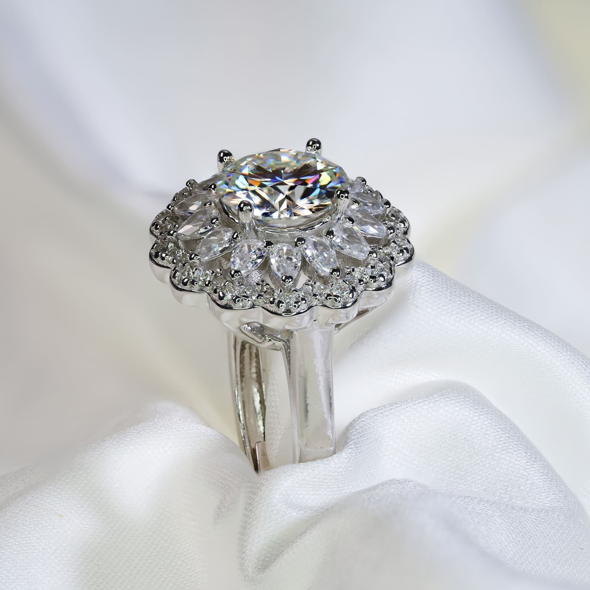 2CT Moissanite Halo Ring With Pear-Shaped Surround - 925 Silver-plated White Gold - Image 4