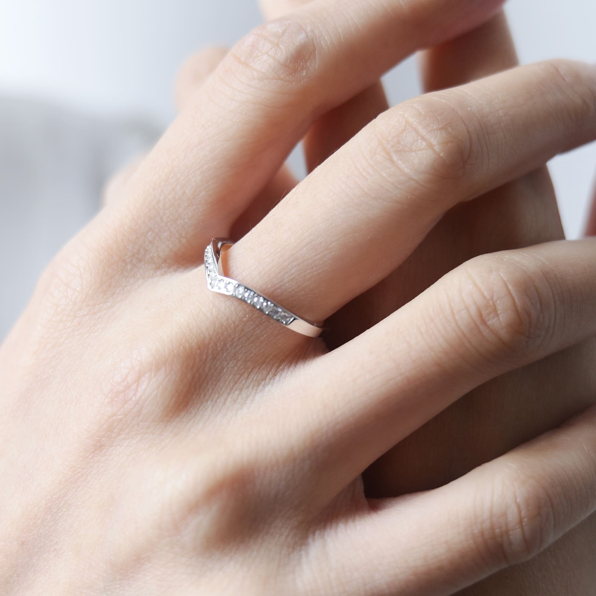 V Band Engagement Ring - Image 3