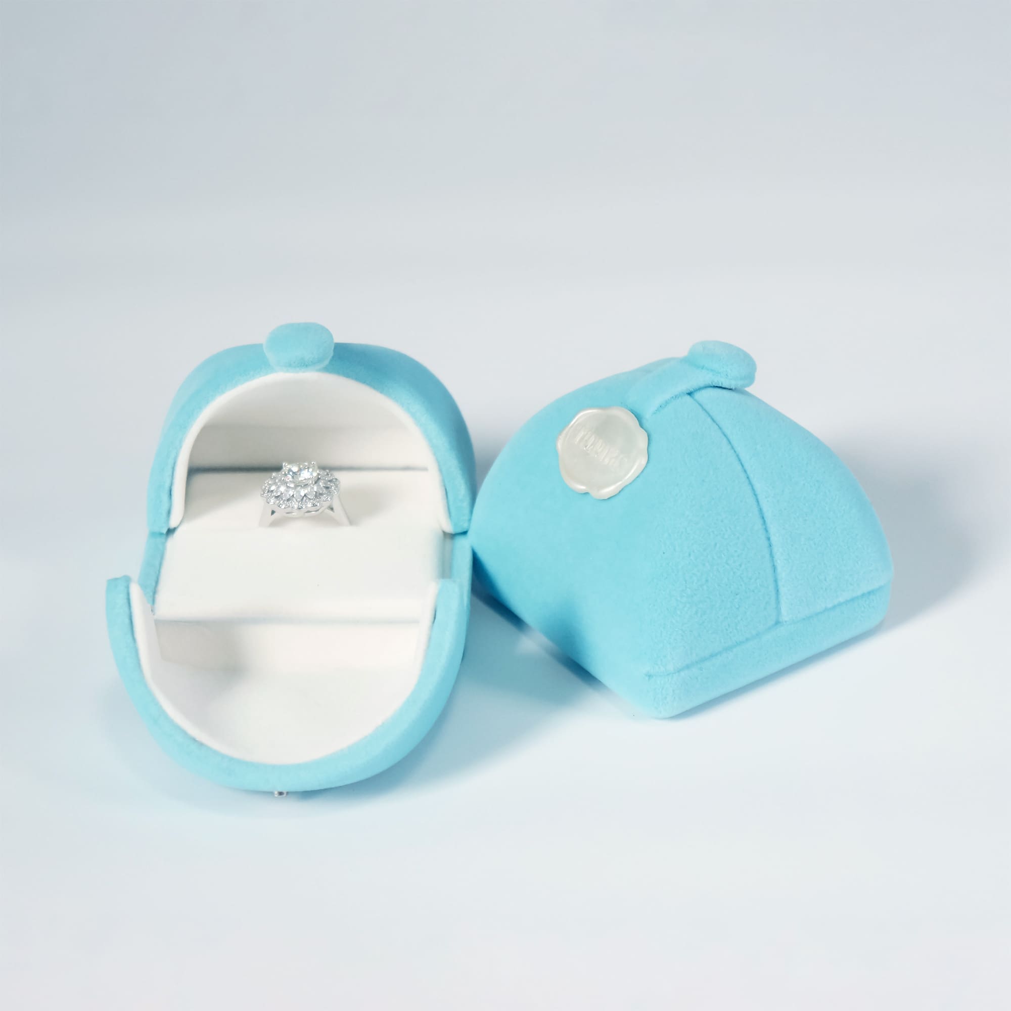 V Band Engagement Ring - Image 6