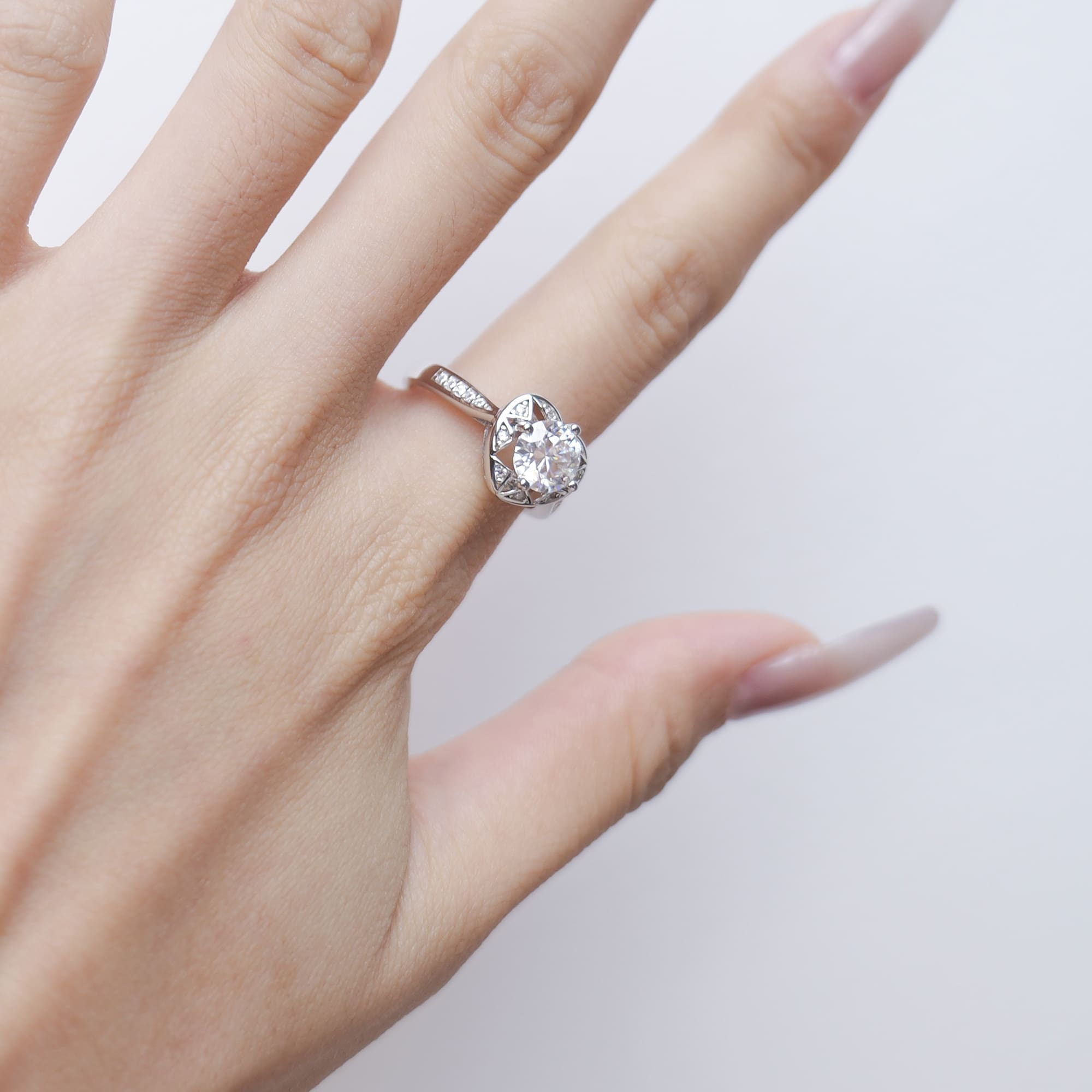 Romantic 925 Silver Heart-Shaped Engagement Ring with Brilliant Moissanite Center Stone - Image 3