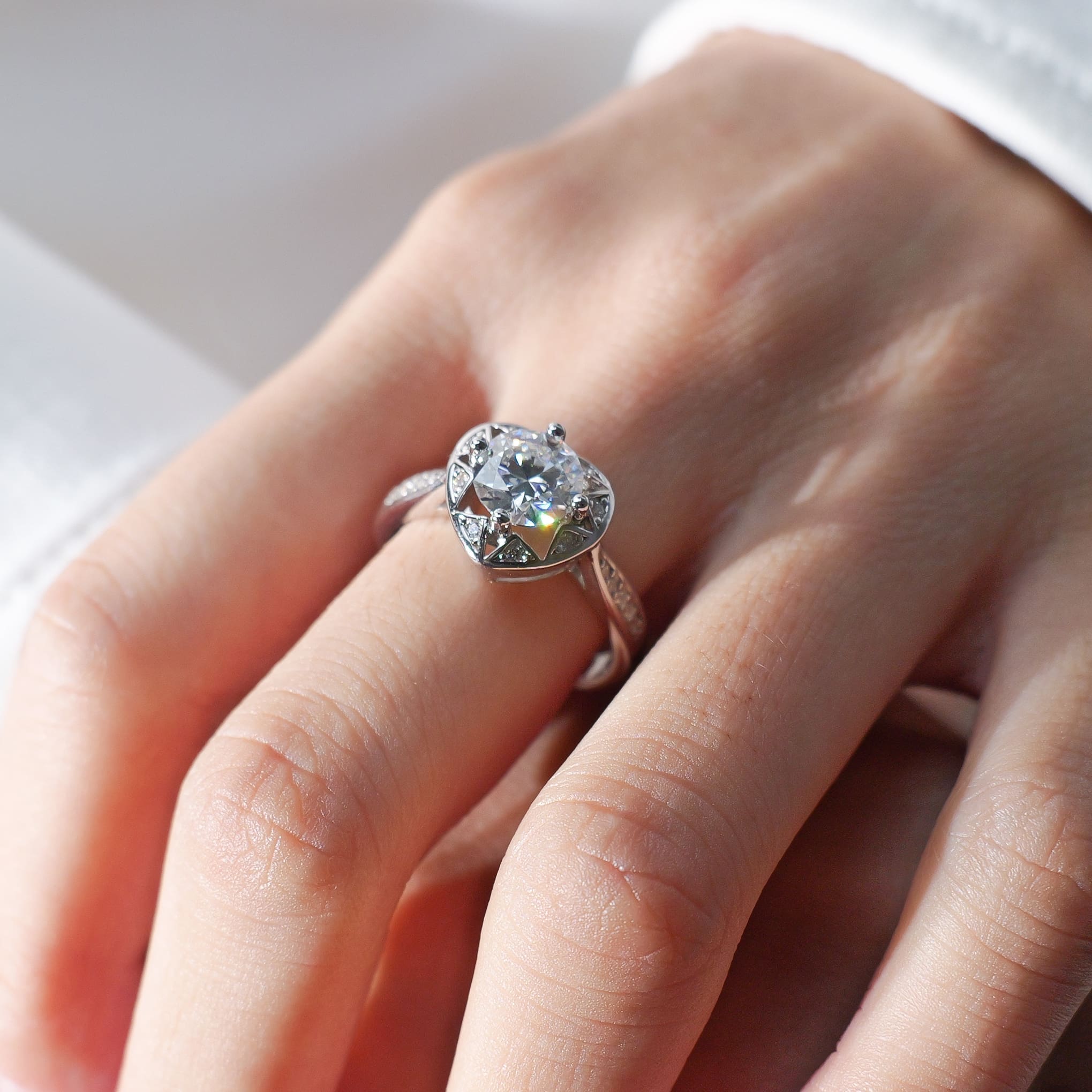 Romantic 925 Silver Heart-Shaped Engagement Ring with Brilliant Moissanite Center Stone - Image 4